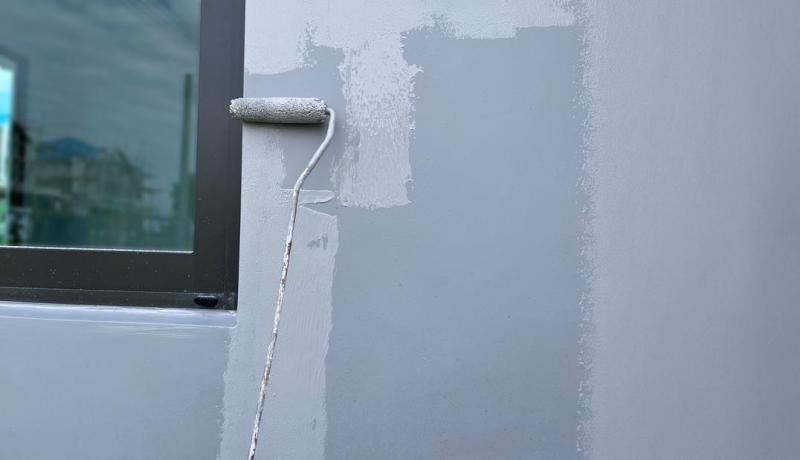 La peinture ext&eacute;rieure prot&egrave;ge durablement les fa&ccedil;ades expos&eacute;es au climat breton