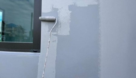 La peinture ext&eacute;rieure prot&egrave;ge durablement les fa&ccedil;ades expos&eacute;es au climat breton